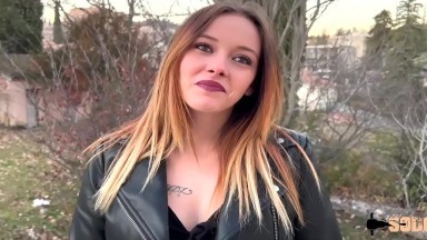 Porno francés: el gangbang de una joven chica amateur